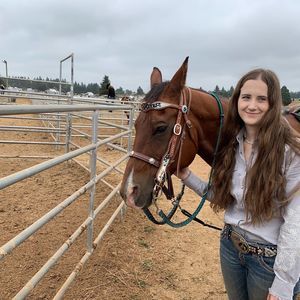 Meet your Posher, Michaela